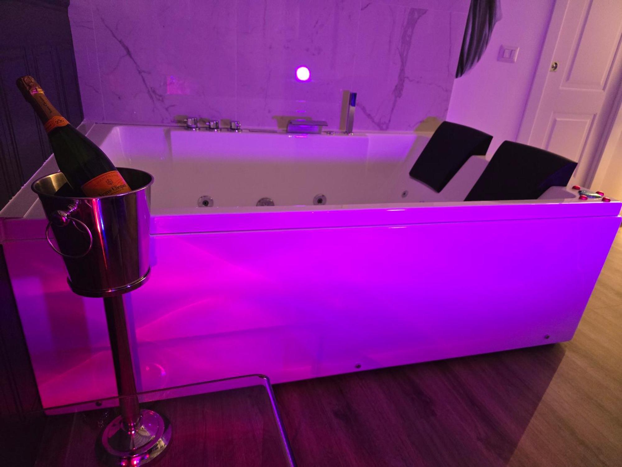 Alojamento de Acomodação e Pequeno-almoço Mirror Jacuzzi Colosseo Monti Roma